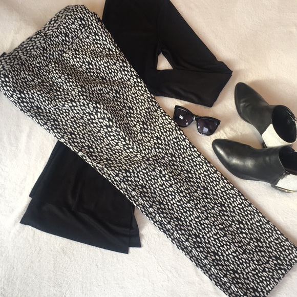 Banana Republic Pants - Banana Republic Pants B&W with Stretch